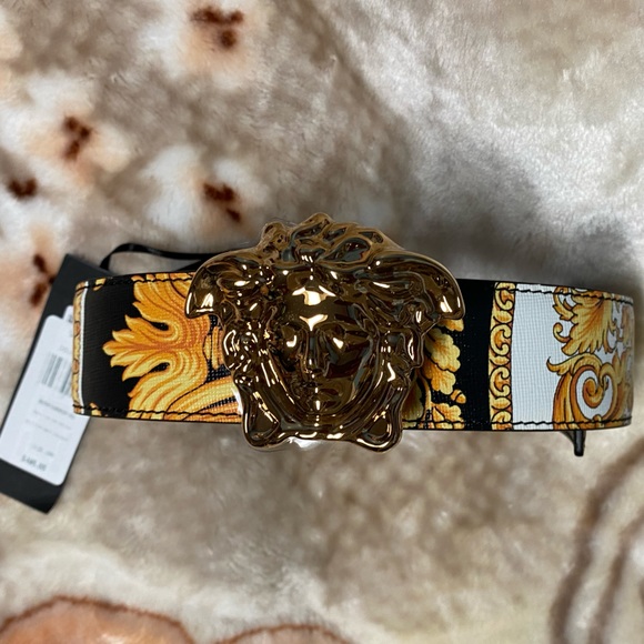 Versace - Picture 5 of 7